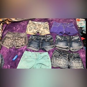 Miss me shorts size 28. Bundle price 210.00or 35.00each